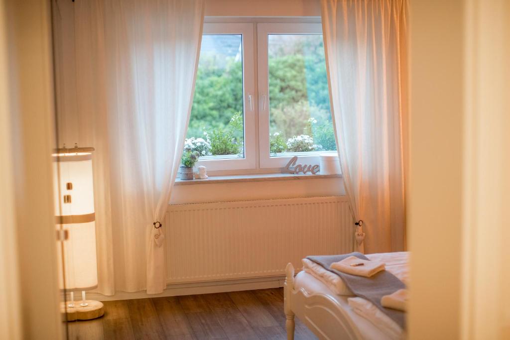 Ferienwohnung Landhaus Swisttal - In der Nähe Phantasialand Brühl und Palmenparadies Therme Euskirchen - 8