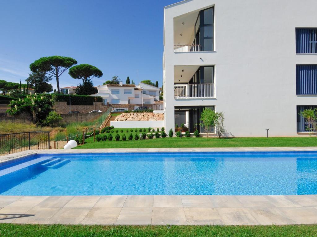 The swimming pool at or close to Luxury Central Apartments, Illa Blanca, Calella