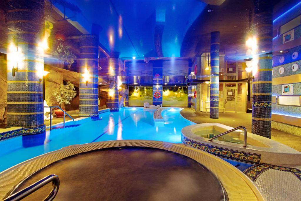 Bazén v ubytování Hotel Sierra de Cazorla & SPA 3* nebo v jeho okolí