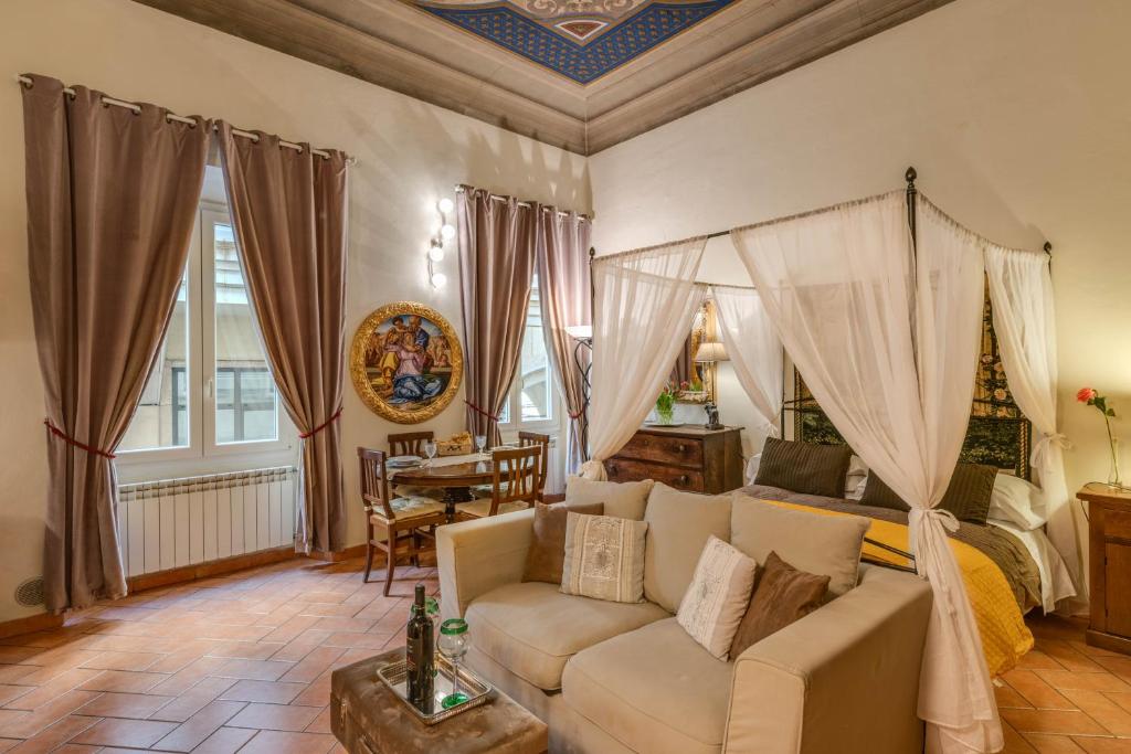 Dante States Apartments - 11