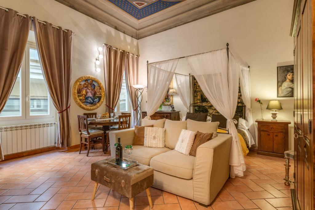 Dante States Apartments - 2