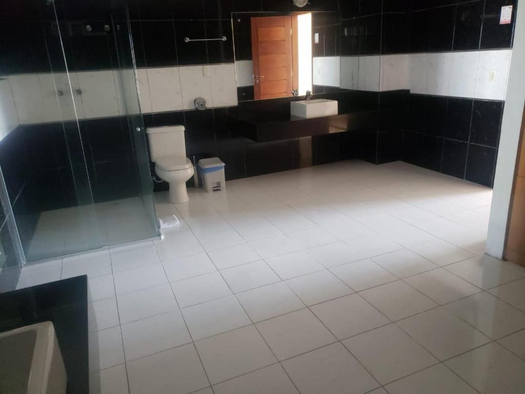  Don Limpone Hotel