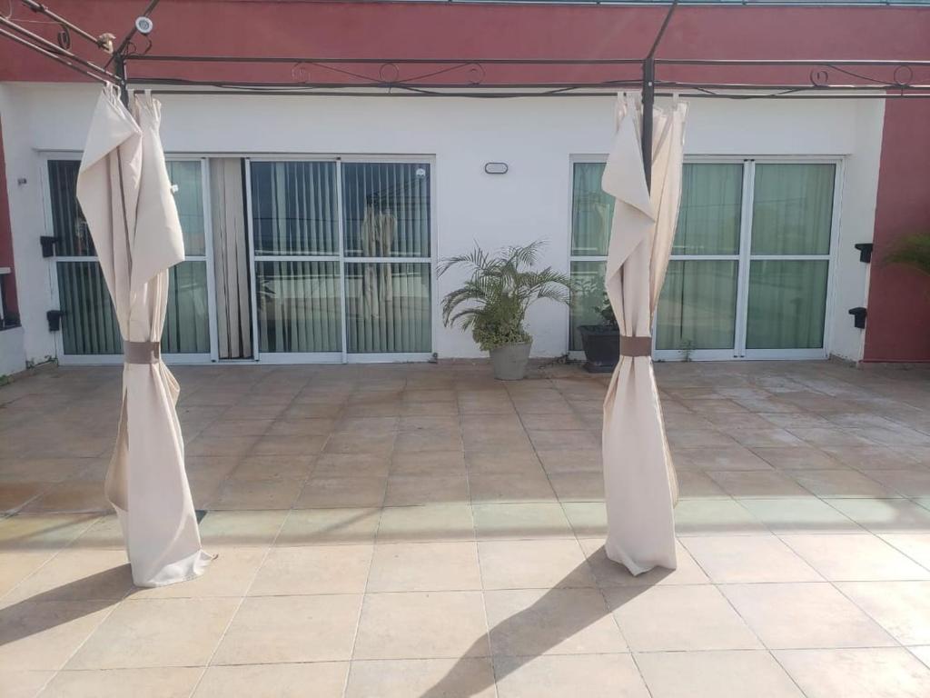  Don Limpone Hotel