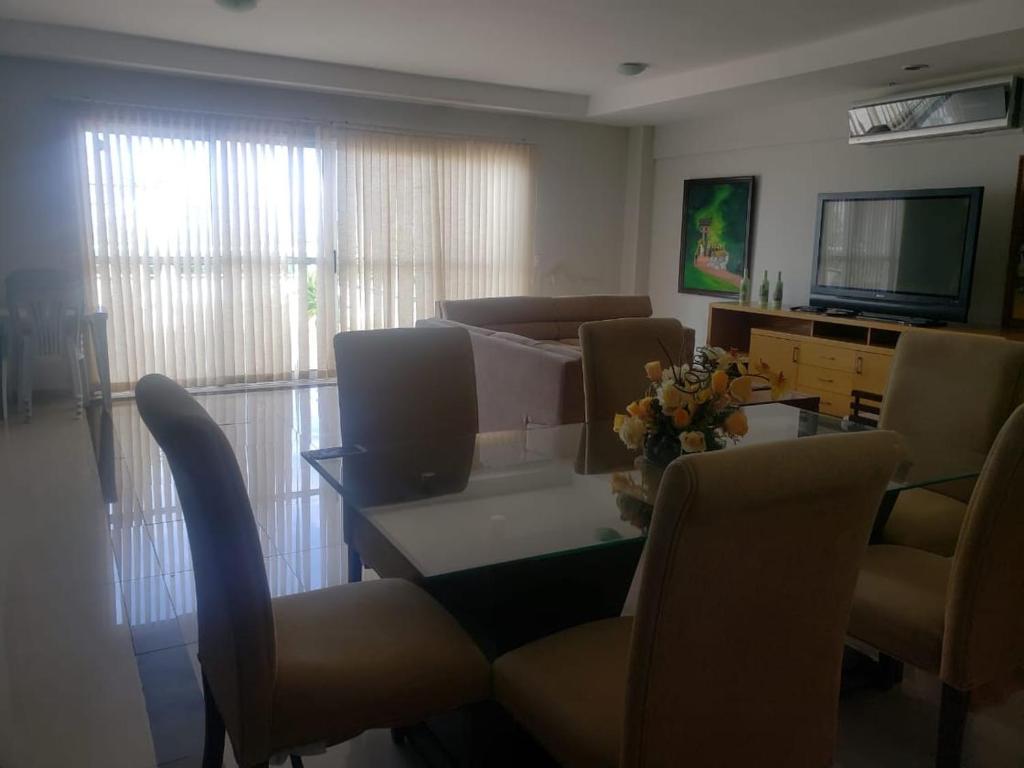  Don Limpone Hotel