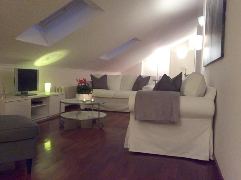 Posedenie v ubytovaní Apartment La Mansarda