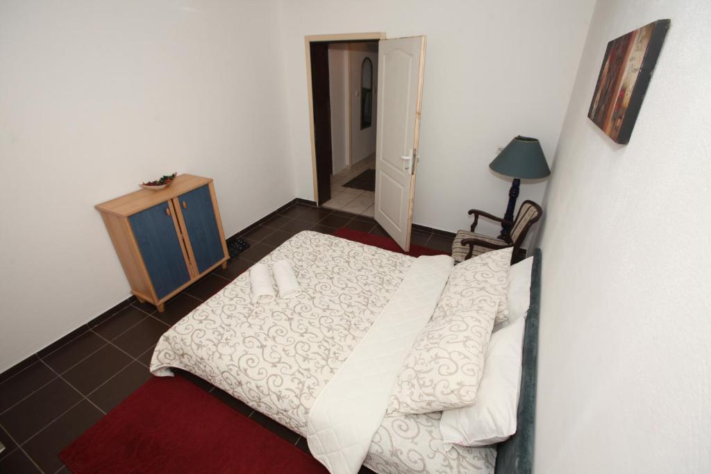 Postel nebo postele na pokoji v ubytování Fast Sleep & Go 1