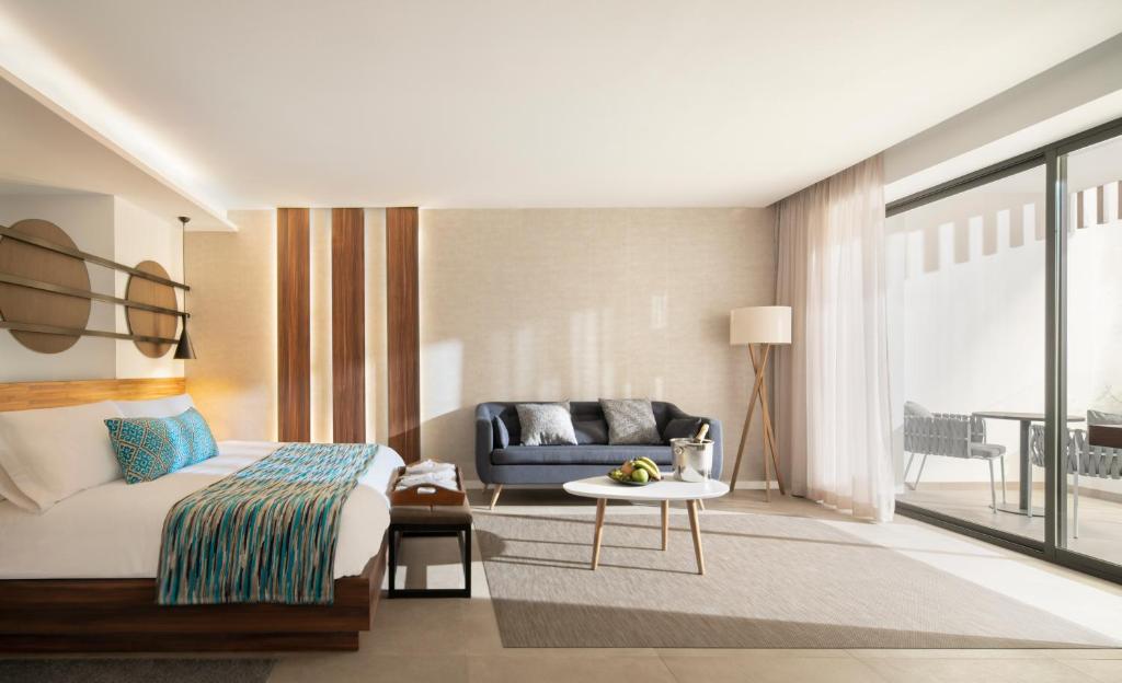 Elegance Club Junior Suite Jacuzzi #1