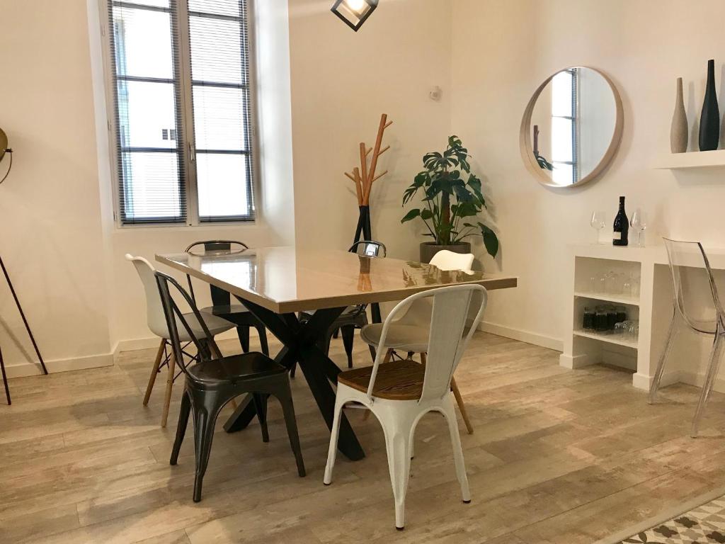 Feel@Home Nemausus « Le 4 » - Appartement Supérieur