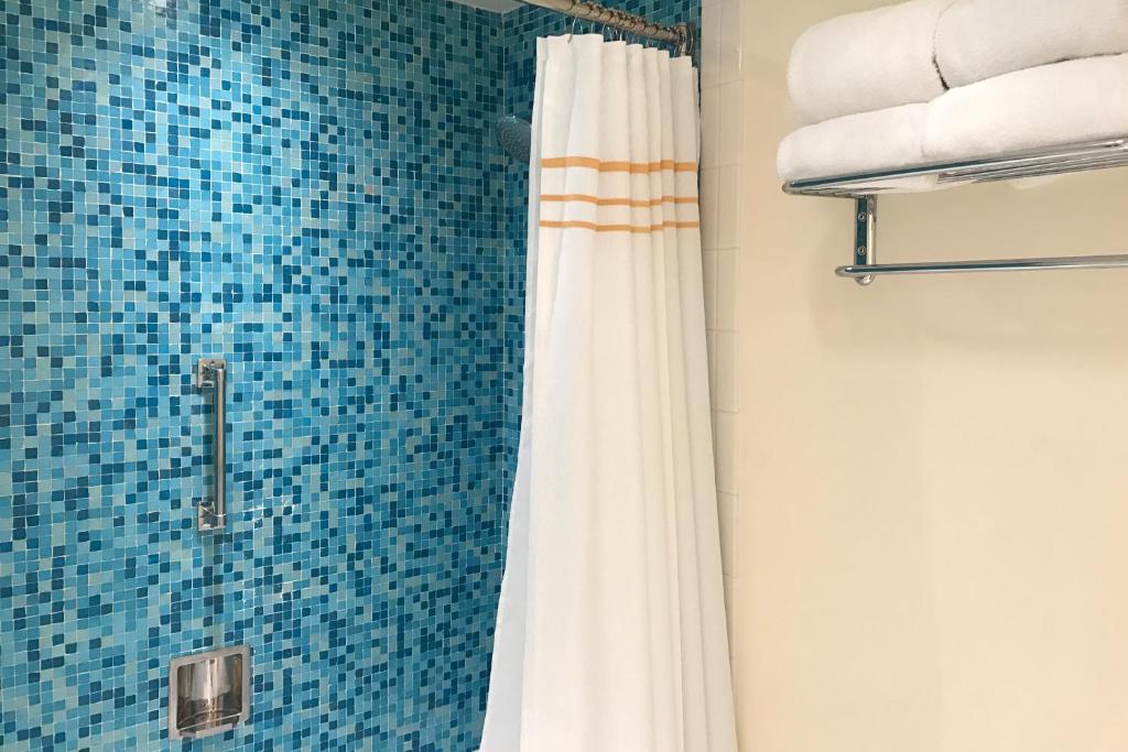 Washington Plaza Hotel - 