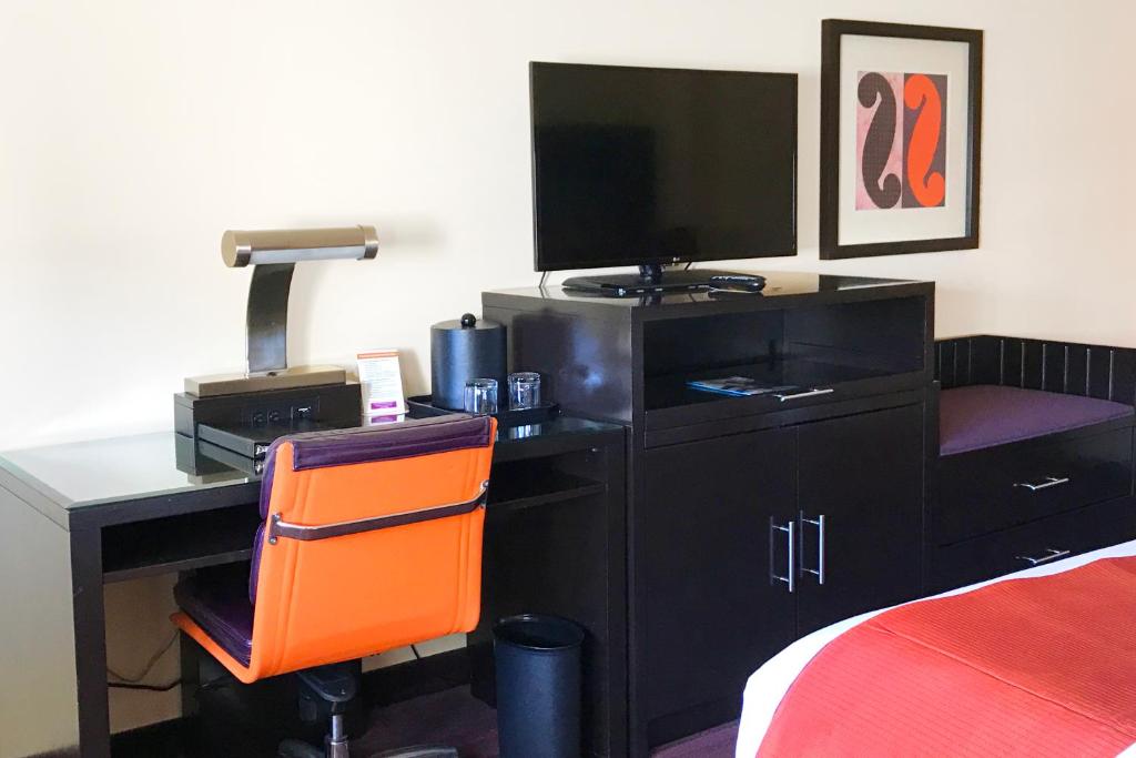 Washington Plaza Hotel - 