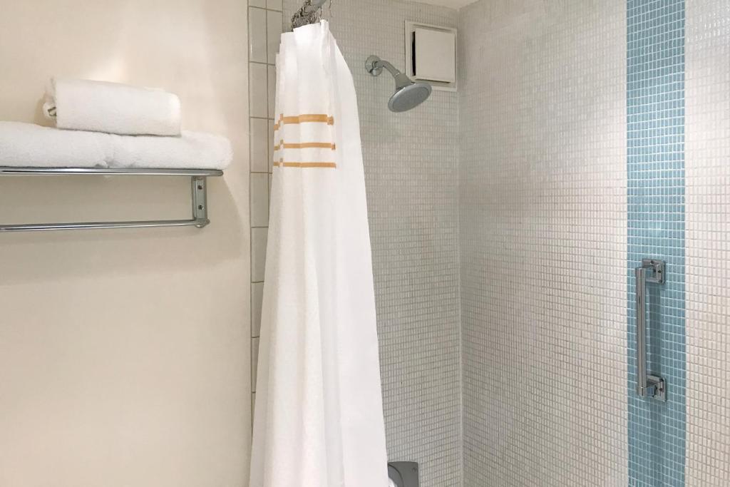 Washington Plaza Hotel - 
