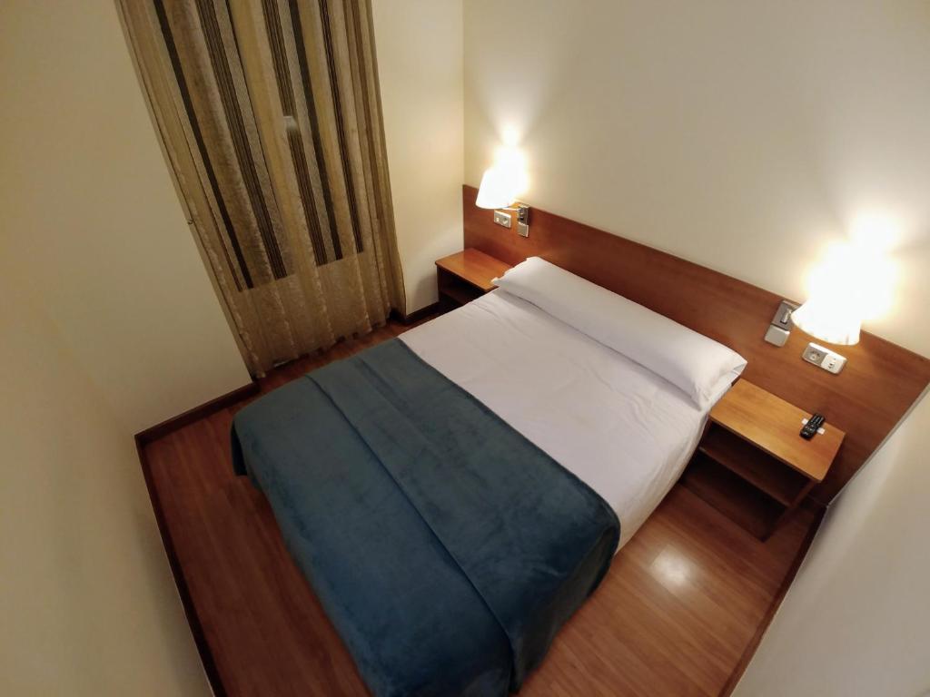 Hostal Prada Borges - 6