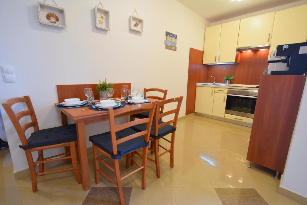 Kuchnia lub aneks kuchenny w obiekcie Apartment Adlitika