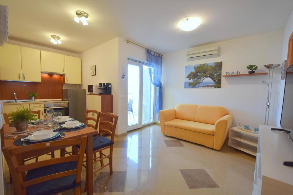 Kuchnia lub aneks kuchenny w obiekcie Apartment Adlitika