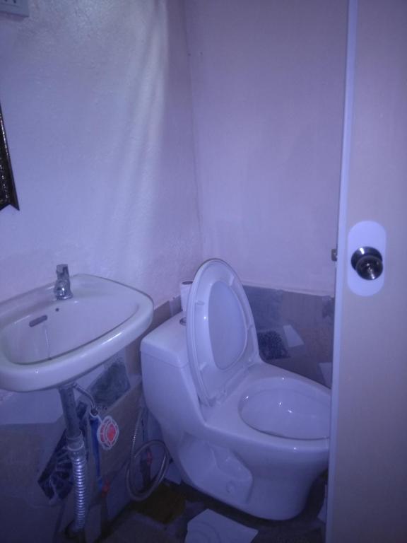 Un baño de Overview Hostel