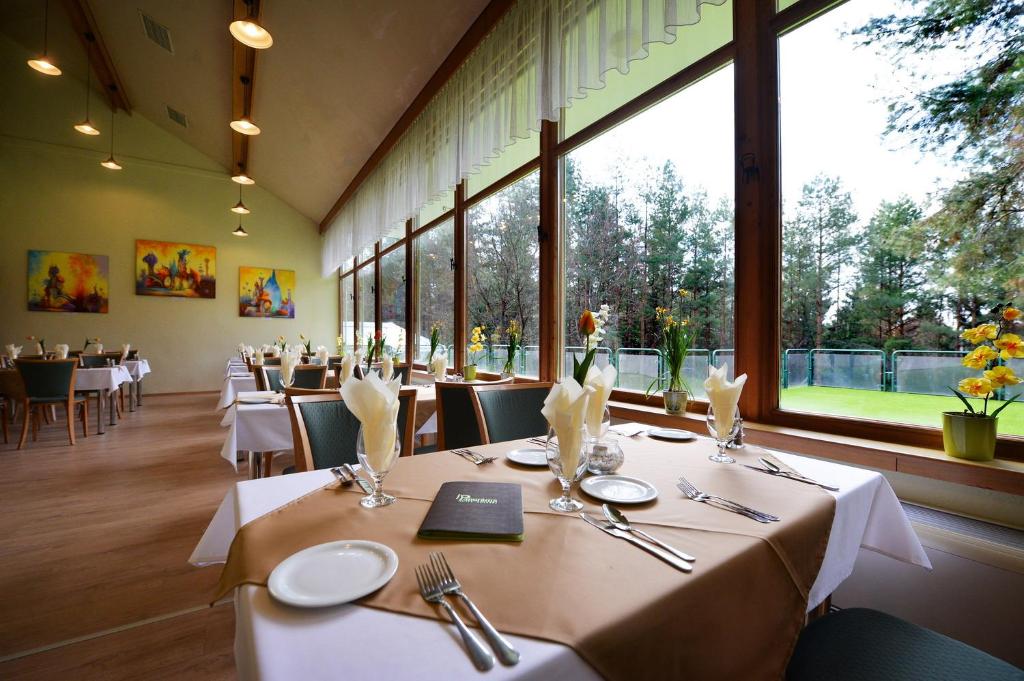Restaurace v ubytování Panorama Hotel Noszvaj
