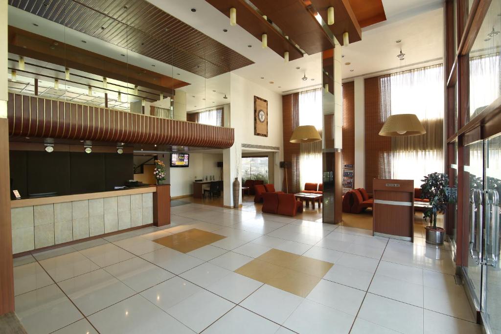 Restaurace v ubytování Harrisons Hotel