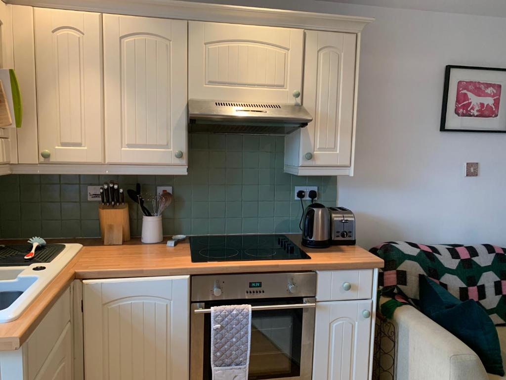 Weaver's Cottage @ Number 10 - One-Bedroom House