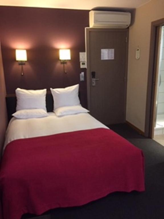 
Single Room with Shower
