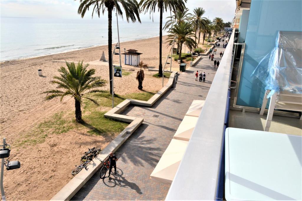 Fotografie z fotogalerie ubytování Villa Service-Rodes v destinaci Calafell