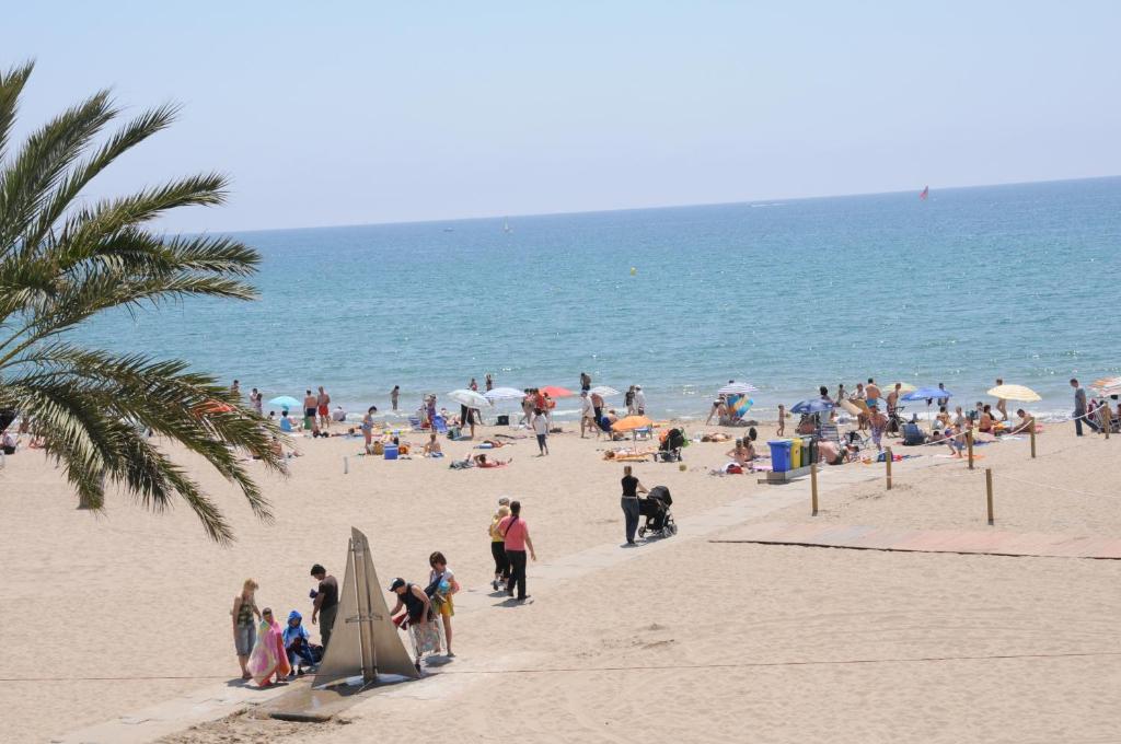 Fotografie z fotogalerie ubytování Villa Service-Rodes v destinaci Calafell