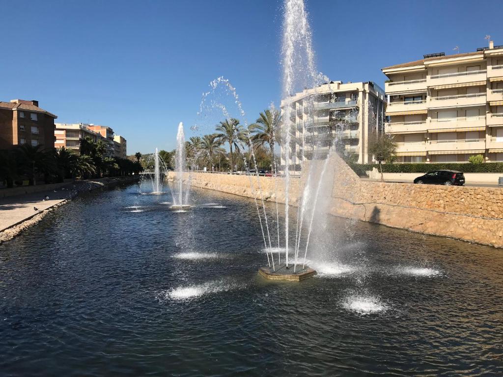 Fotografie z fotogalerie ubytování Villa Service-Rodes v destinaci Calafell