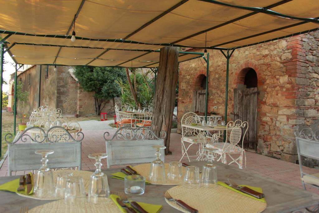 Um restaurante ou outro lugar para comer em Il Poderino Della Gioiosa