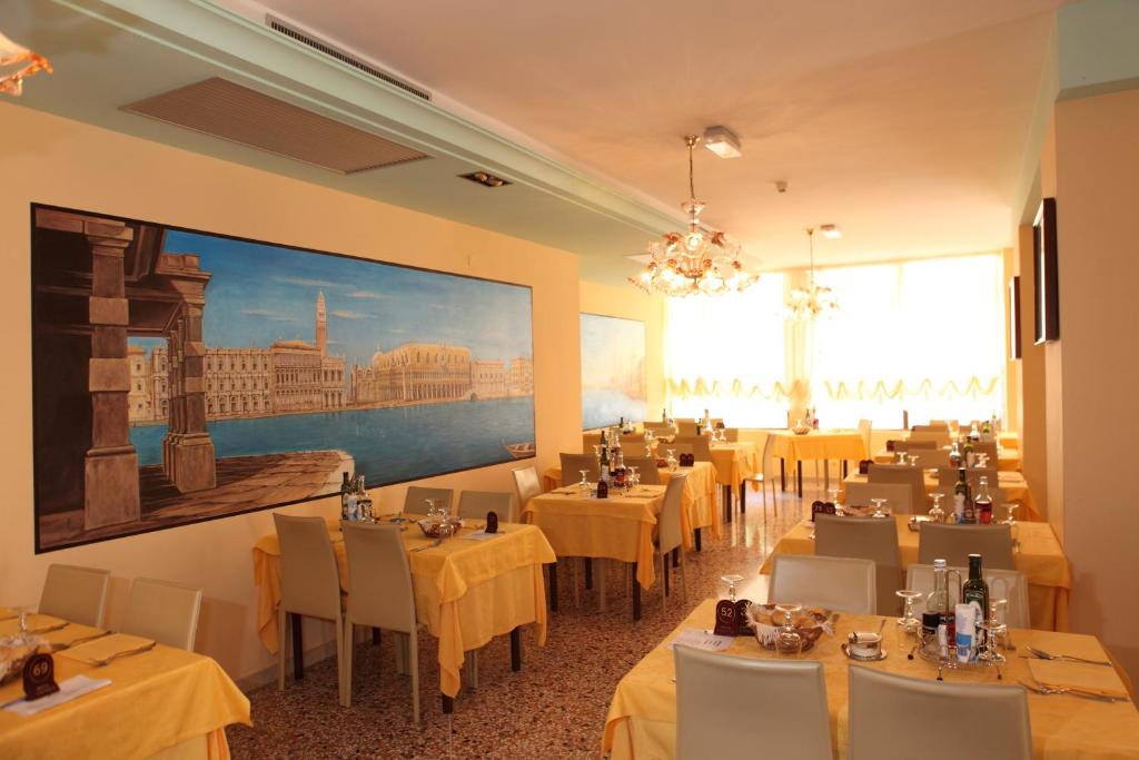 Restaurace v ubytování Hotel Vienna