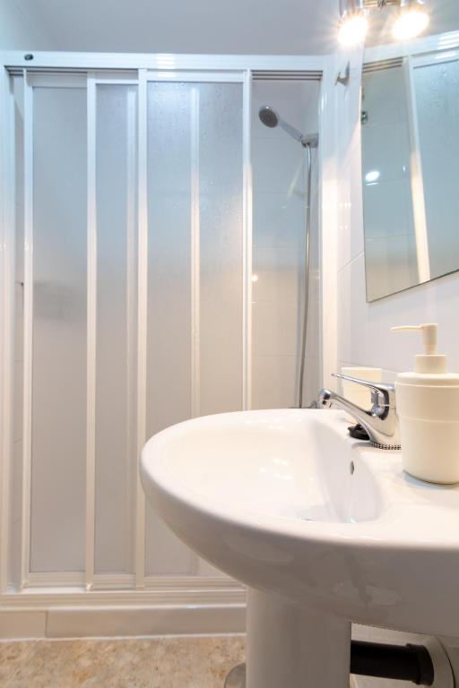 Hostal Luna de Nerja - Chambre Double 10 M2 Avec Salle De Bain Privative