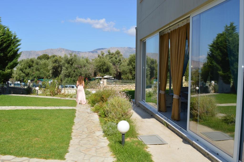 Nespecifikovaný výhled na hory nebo výhled na hory při pohledu z hotelu