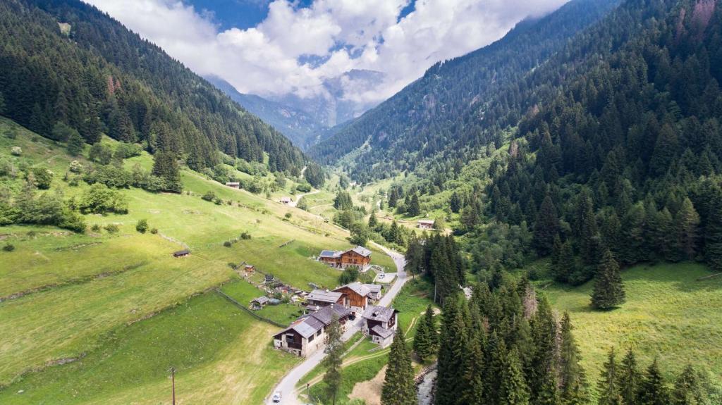 Photo de la galerie de l'établissement Chalet Alpenrose Bio Wellness Naturhotel, à Cogolo