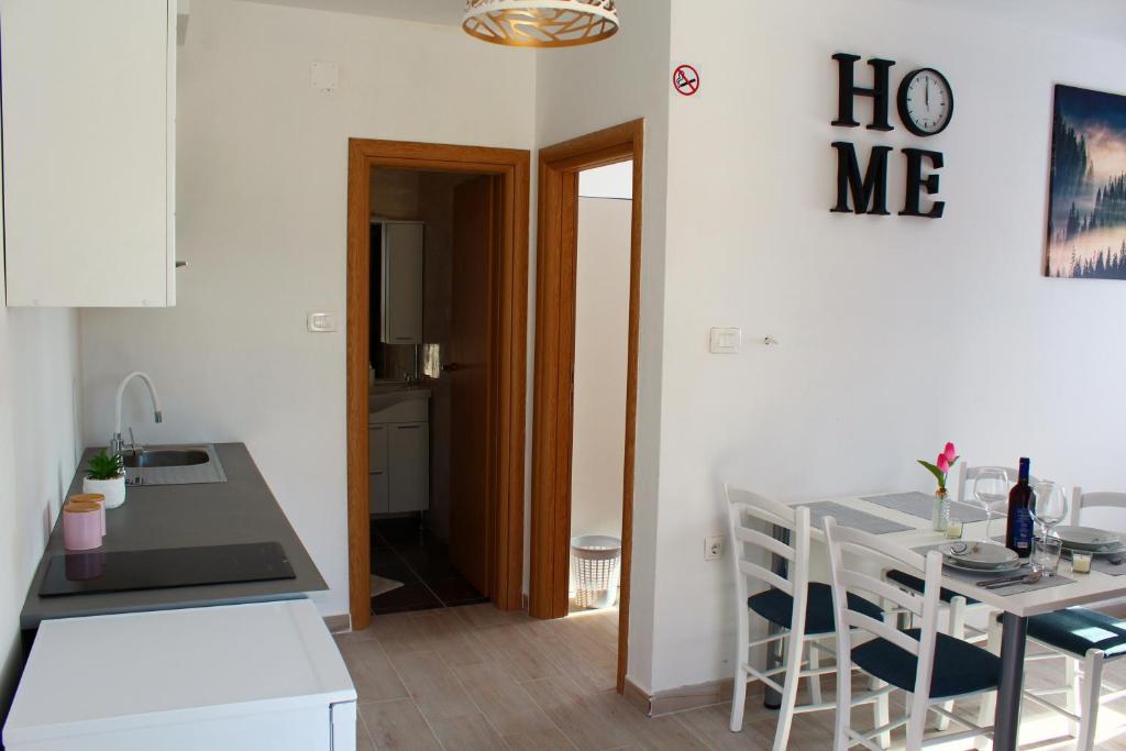 Neda Holiday House - Suite Estándar