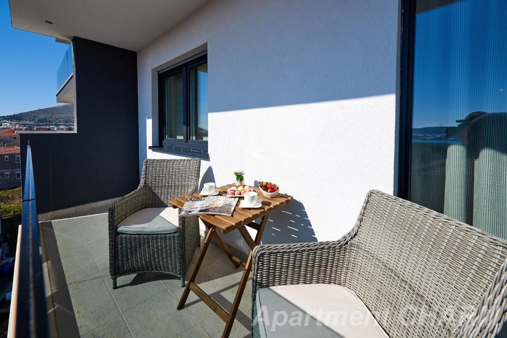 Posedenie v ubytovaní Luxury apartment Charm with pool