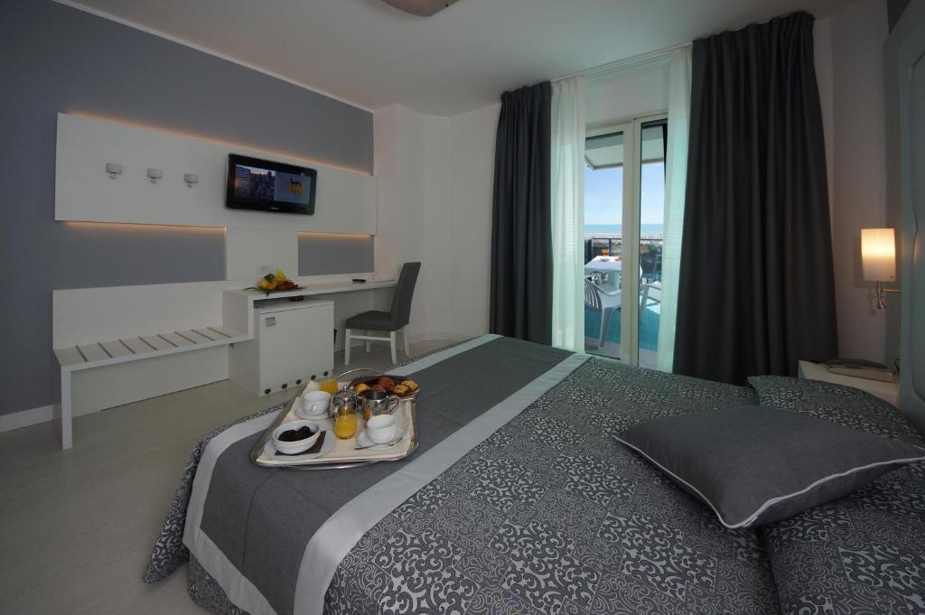 Hotel Europa - Dreibettzimmer Mit Balkon Und Meerblick
