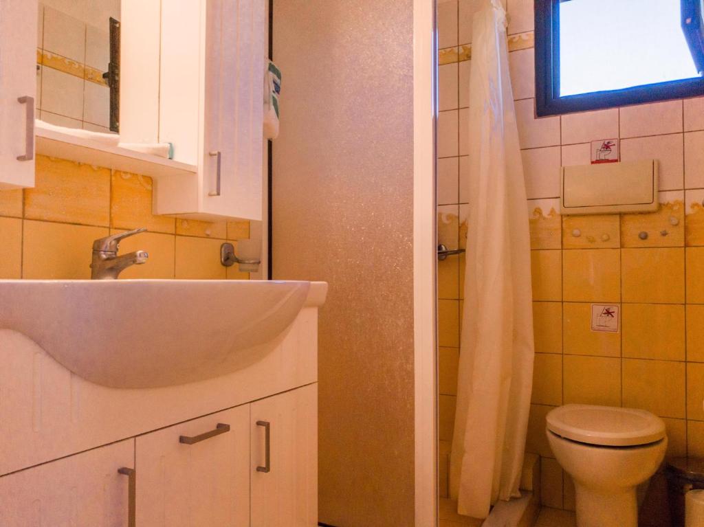 A bathroom at Kounopetra Beach Luxury Villas