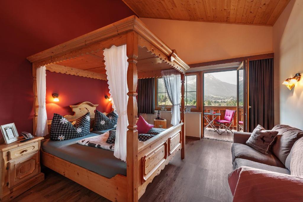 Posedenie v ubytovaní Hotel zum Urviech -Erwachsenenhotel-