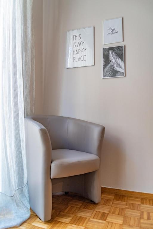 Posedenie v ubytovaní Fix Divine Apartment