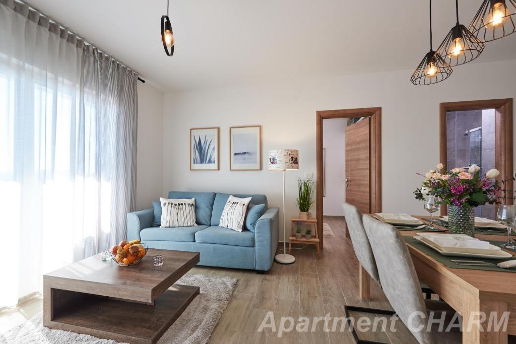 Posedenie v ubytovaní Luxury apartment Charm with pool