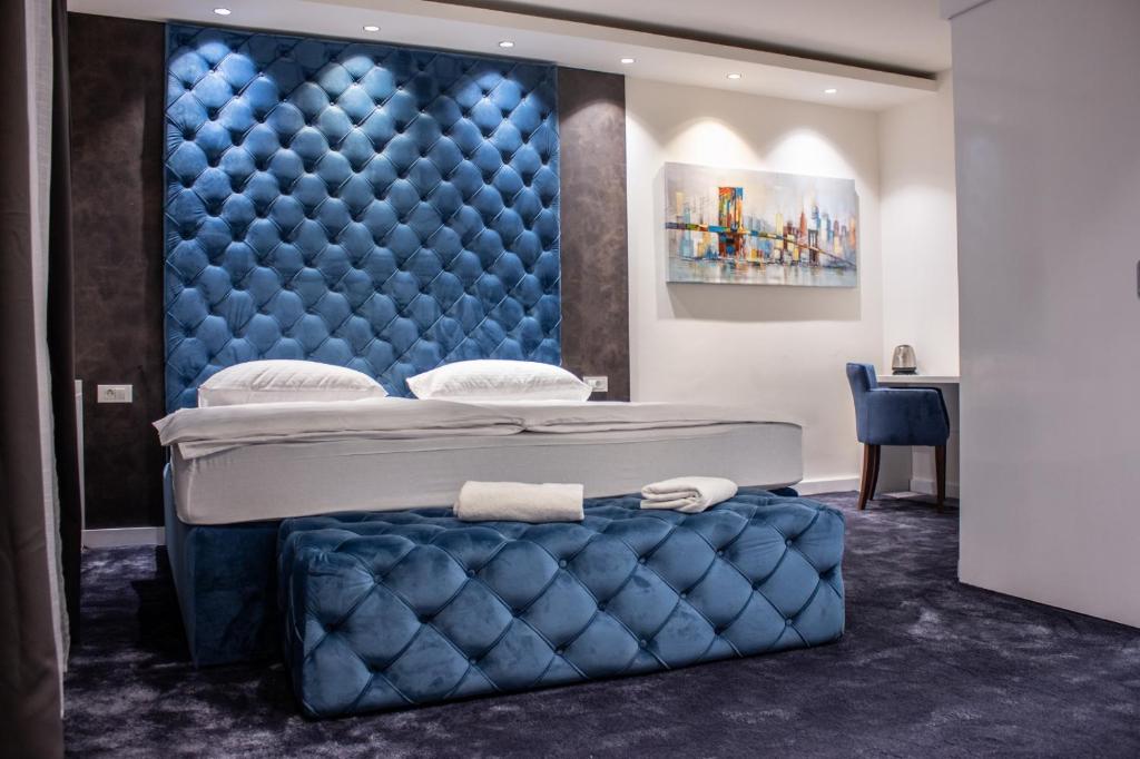 Hotel Forty Two