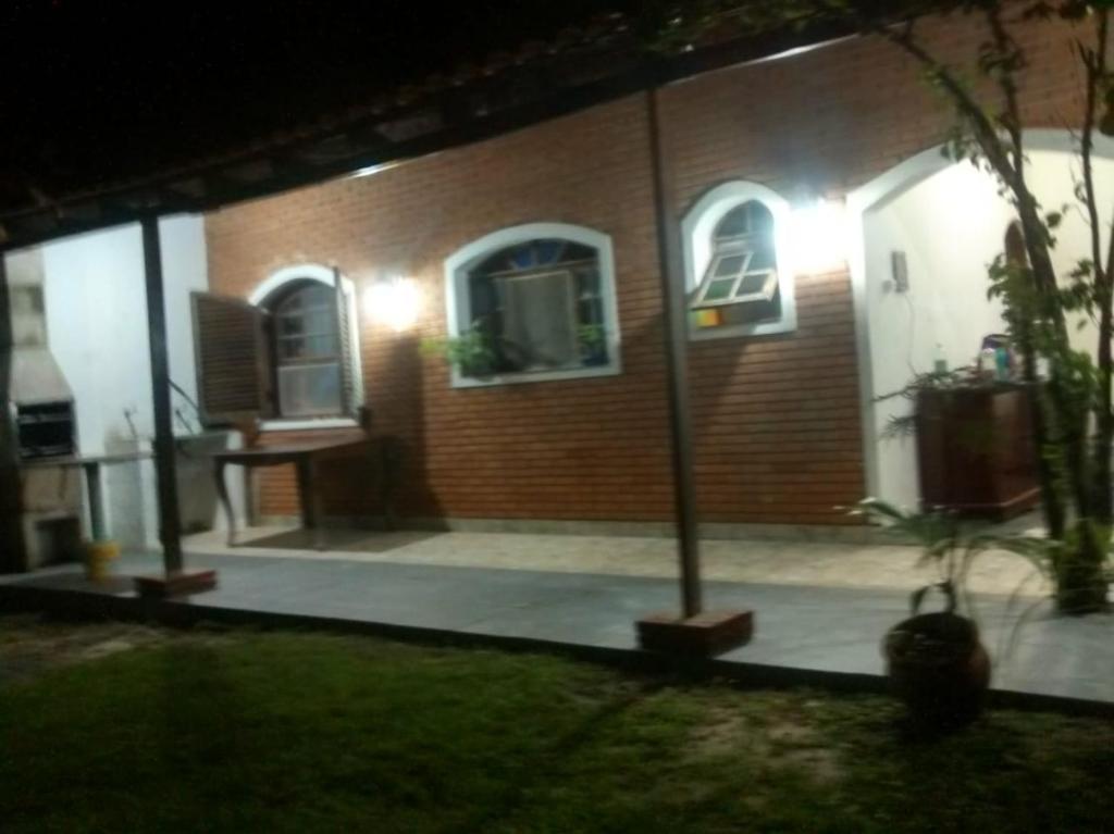  Bertioga com piscina no Cantão do Indaiá. 50 metros Pertinho do Mar - Temporada