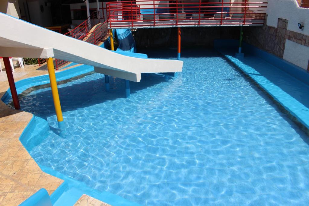  Bica Pau Hotel