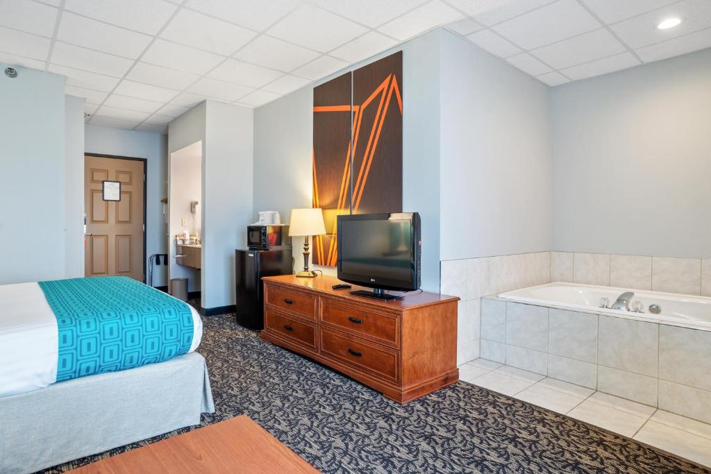 Elevation Inn & Suites, Trademark Collection by Wyndham - Deluxe King Studio Suite - Non-Smoking