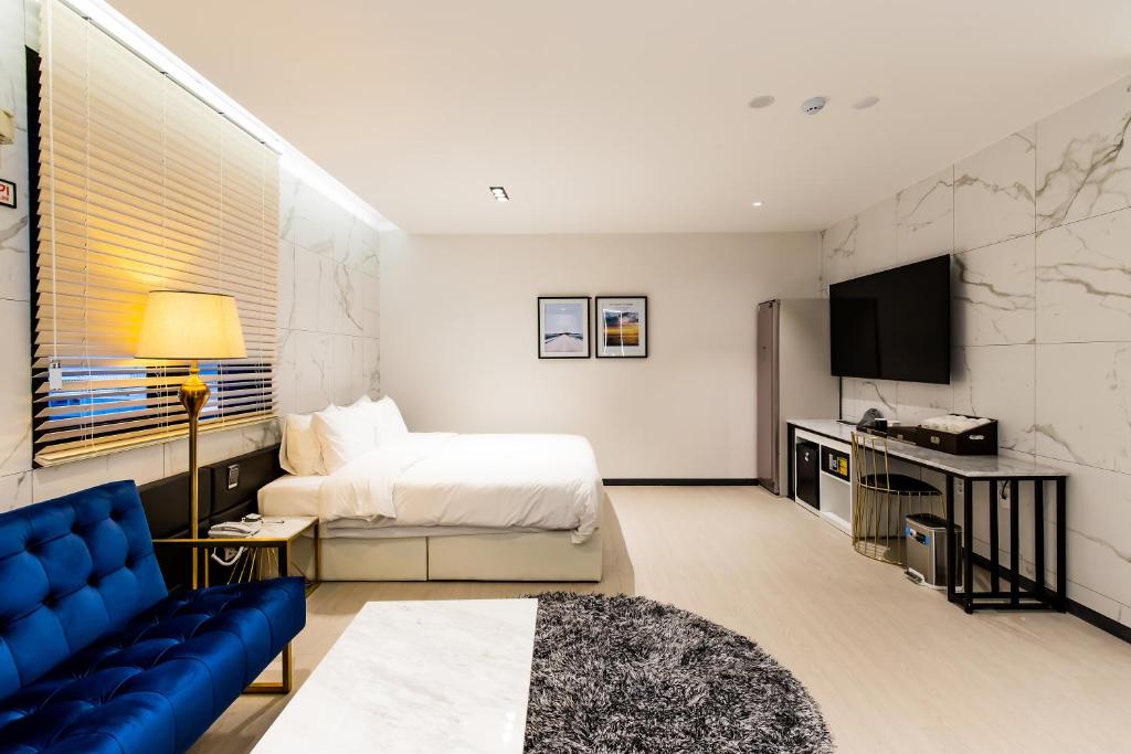 TV a/nebo společenská místnost v ubytování Air Sky Hotel