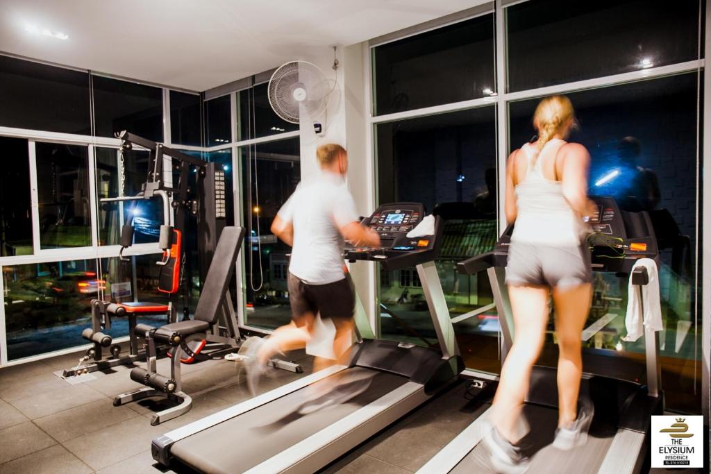 Fitness centrum a/nebo fitness zařízení v ubytování The Elysium Residence - SHA Extra Plus