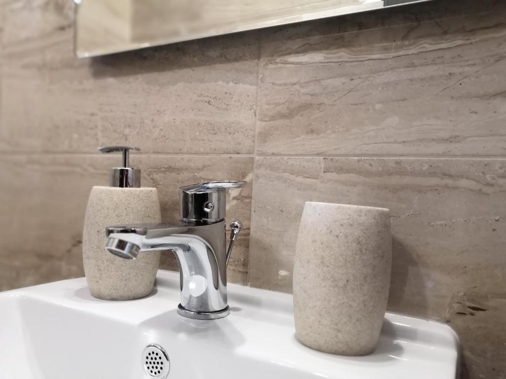 Spartacus House - Resim 3