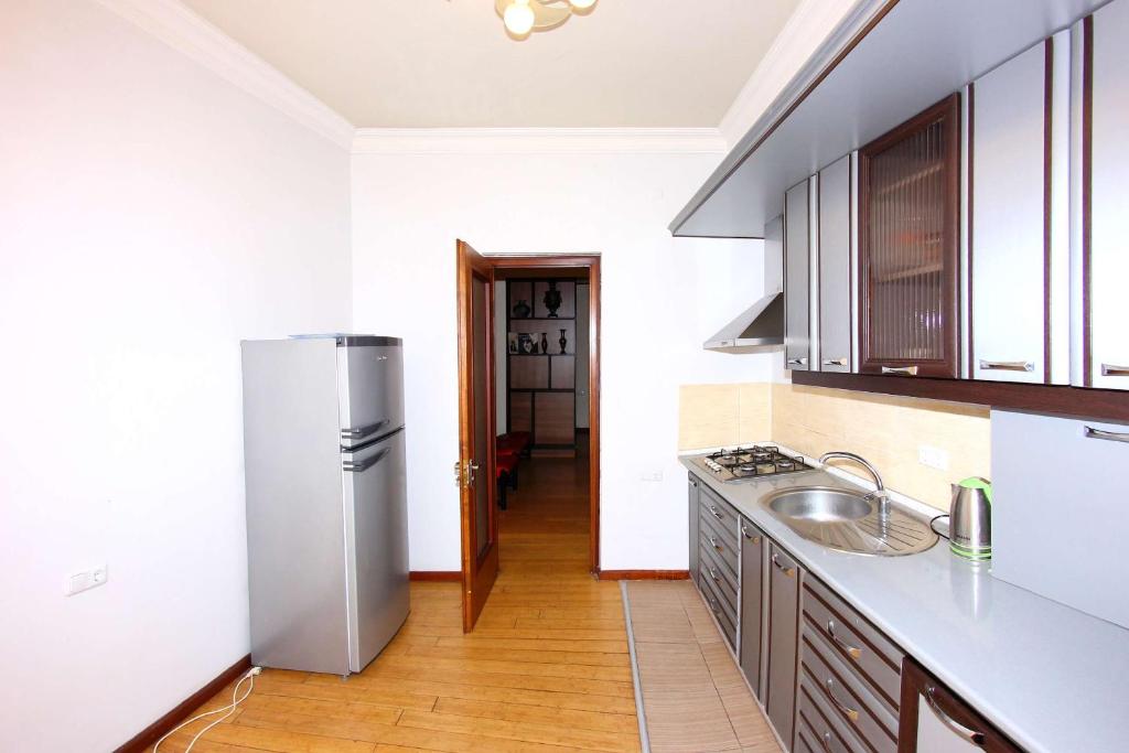 Kuchyň nebo kuchyňský kout v ubytování Arm Hostel