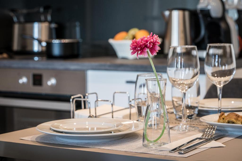 Urban Nest - Suites & Apartments - Resim 24