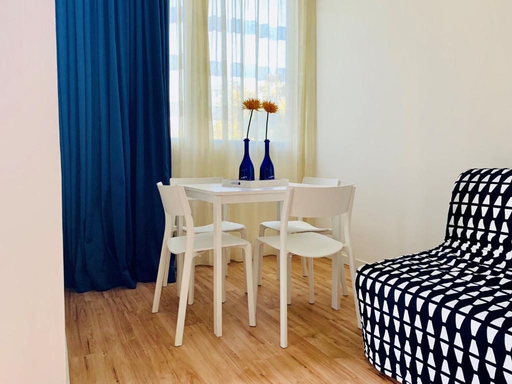 Front Lake Apartment Bardolino - Apartment With Lateral Lake View