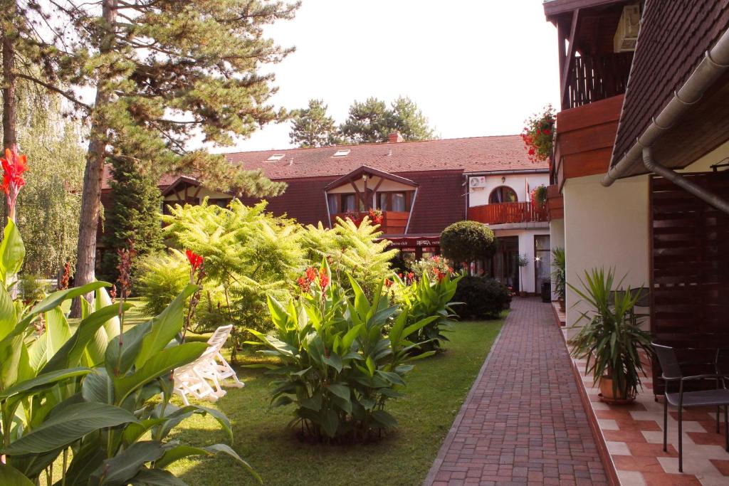 Zahrada ubytování Hotel Kentaur