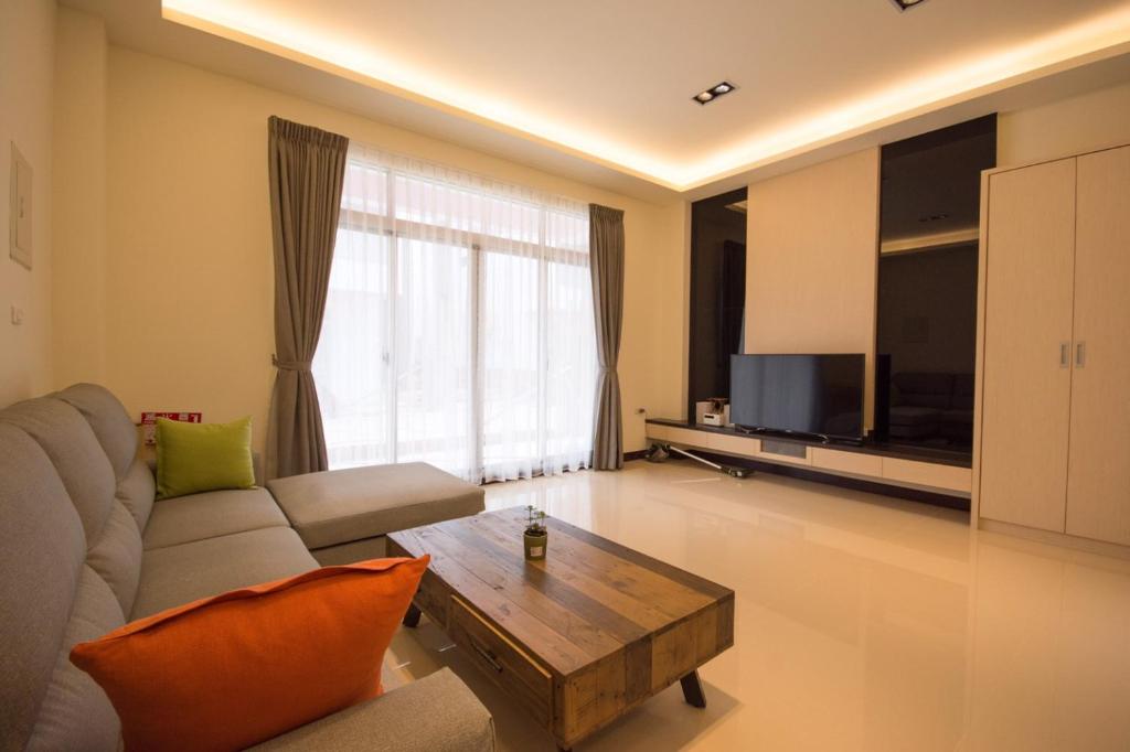 TV a/nebo společenská místnost v ubytování Shamuni B&B